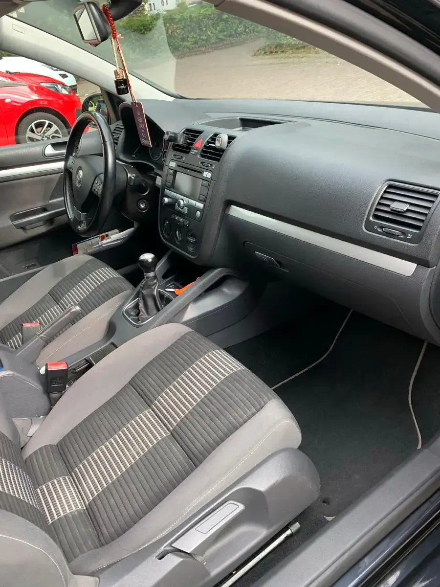 Gebraucht VW Golf V 80 PS (58 kW) 2008 Schwarz Kleinwagen