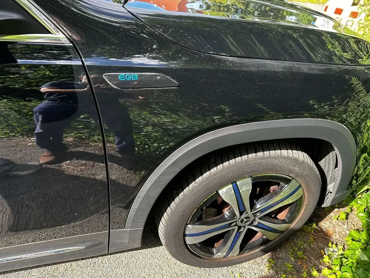 Gebraucht Mercedes EQB350 214 kW (292 PS) 2022 Schwarz SUV