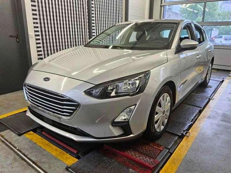 Silber (metallic) Gebraucht 2020 Ford Focus Cool & Connect Kombi | 12.998 € (Superpreis) - Bild 1/4