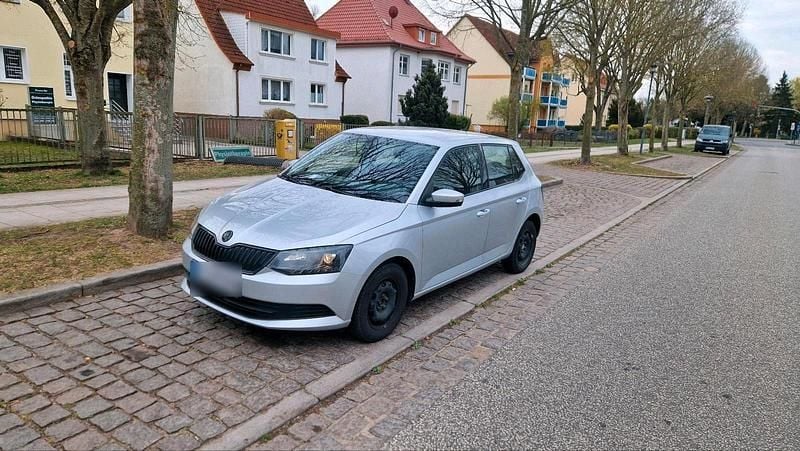 Second-hand Skoda Fabia 2017 Argintiu Hatchback