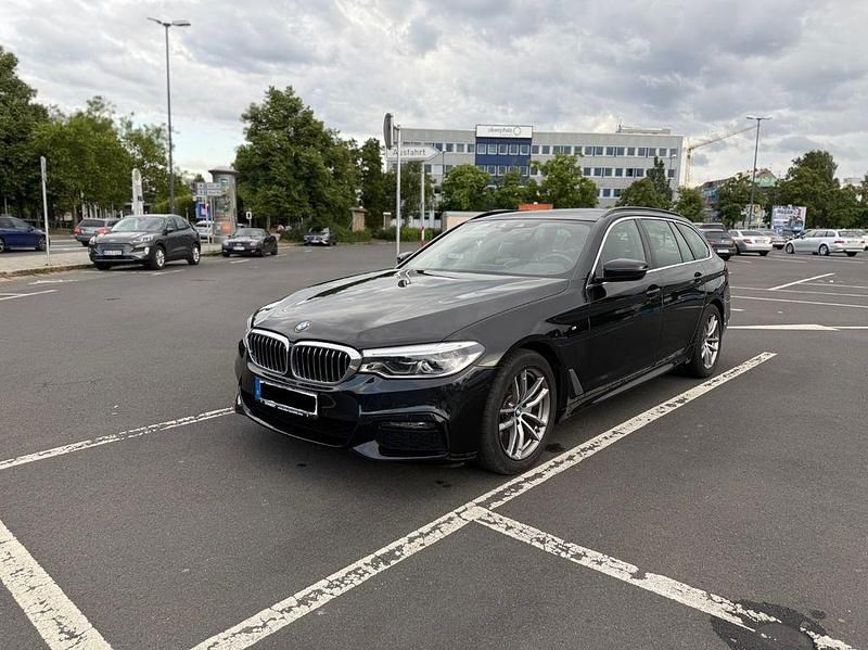 Schwarz Gebraucht 2020 BMW 520 Luxury Line Limousine | 24.900 € (Superpreis) - Bild 1/4