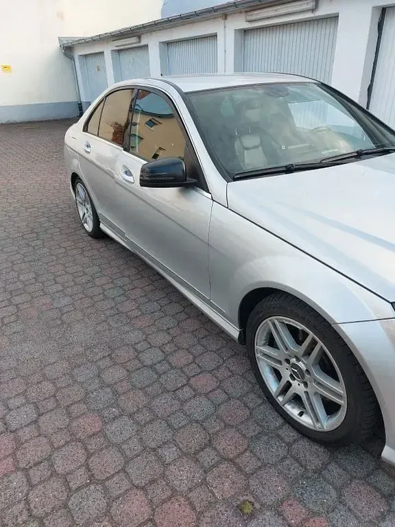 Gebraucht Mercedes C320 Avantgarde 224 PS (164 kW) 2008 Silber Limousine