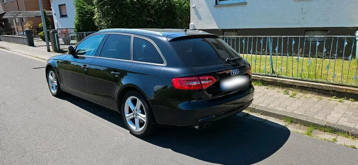 Gebraucht Audi A4 150 PS (110 kW) 2015 Schwarz Kombi