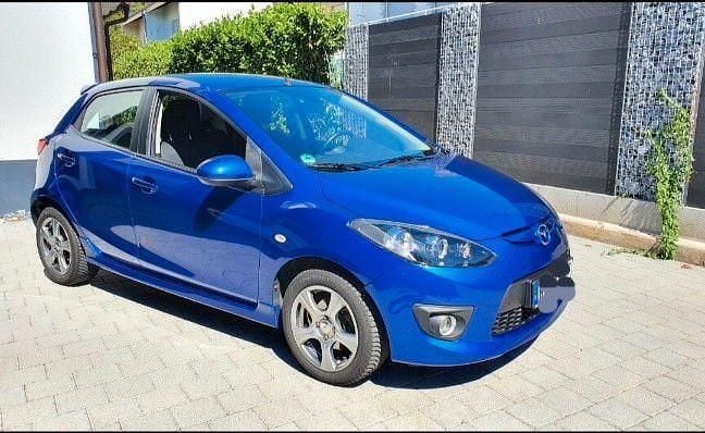 Blau Gebraucht 2010 Mazda 2 Kleinwagen | 3.350 € (Guter Preis) - Bild 1/4