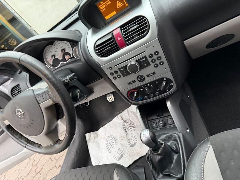 Gebraucht Opel Tigra Edition 90 PS (66 kW) 2009 Silber Cabrio