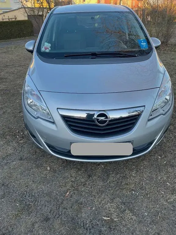 Gebraucht Opel Meriva Edition 101 PS (74 kW) 2010 Silber Van / Kleinbus