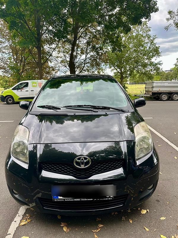 Schwarz Gebraucht 2011 Toyota Yaris Kleinwagen | 5.000 € (Fairer Preis) - Bild 1/4