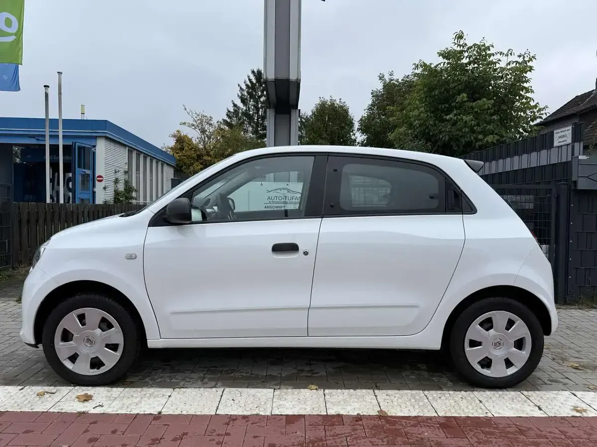 Gebraucht Renault Twingo Life 69 PS (50 kW) 2017 Crystal weiss Kleinwagen
