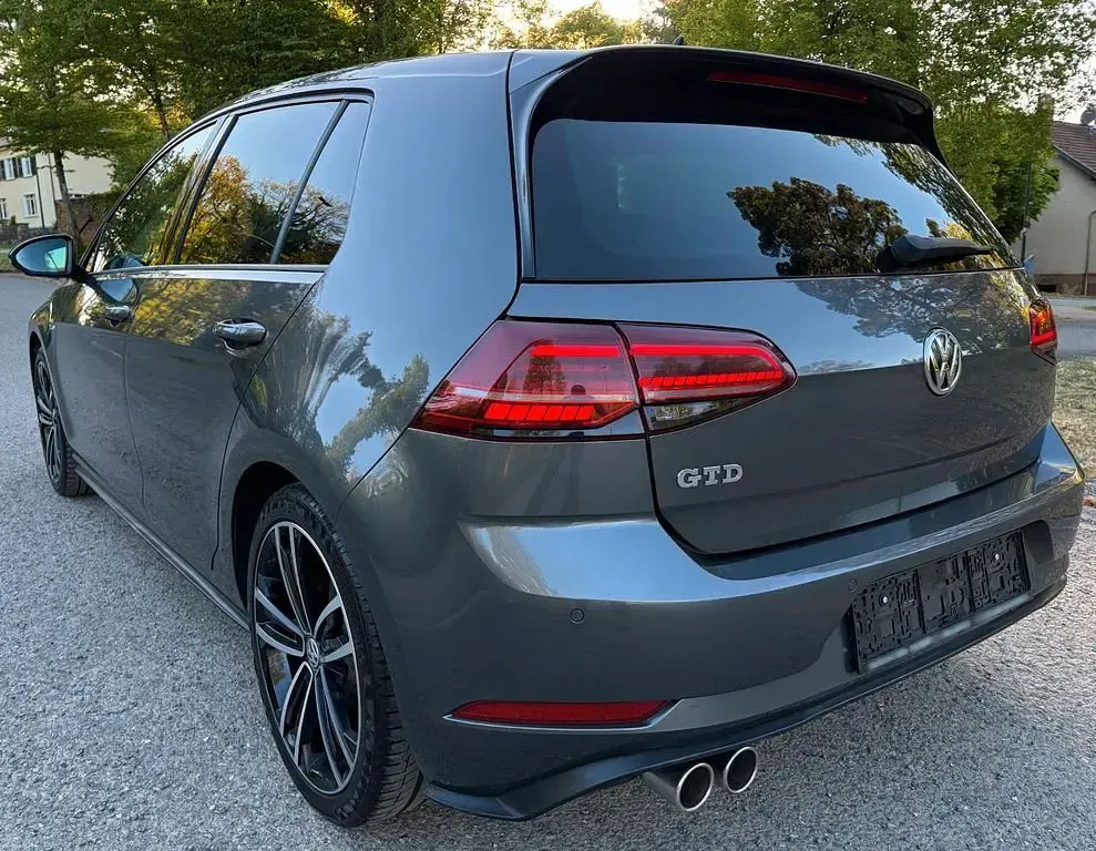 Gebraucht VW Golf VII GTD 184 PS (135 kW) 2017 Grau Limousine
