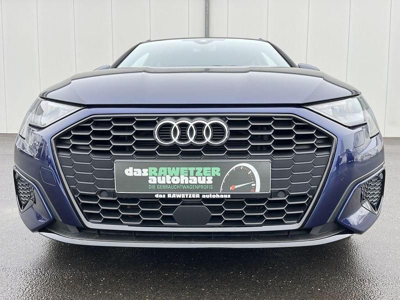 Gebraucht Audi A3 Advanced 116 PS (85 kW) 2022 Blau Limousine