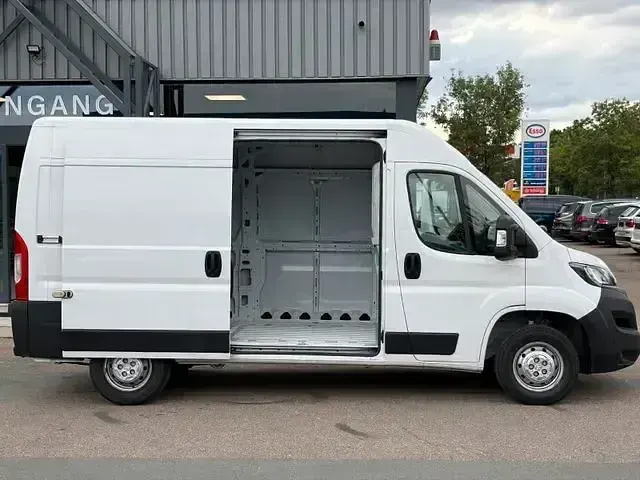 Gebraucht Peugeot Boxer 140 PS (102 kW) 2024 Weiß Van