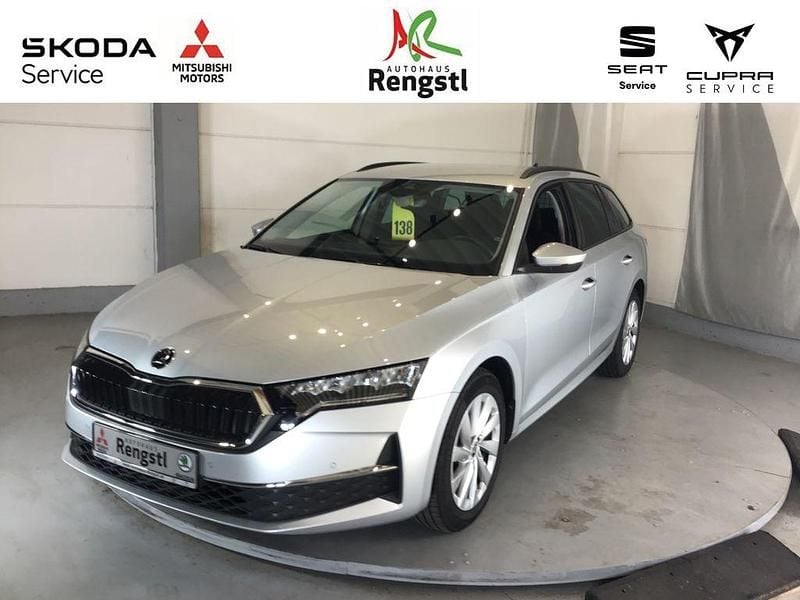 Silber Gebraucht 2024 Skoda Octavia Selection Limousine | 27.790 € (Superpreis) - Bild 1/4