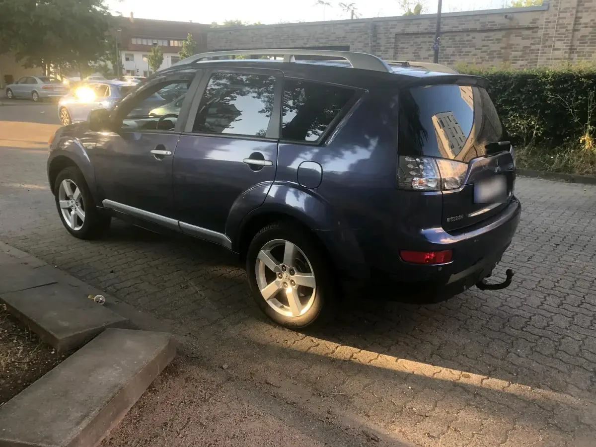 Gebraucht Mitsubishi Outlander 155 PS (114 kW) 2010 Grau SUV