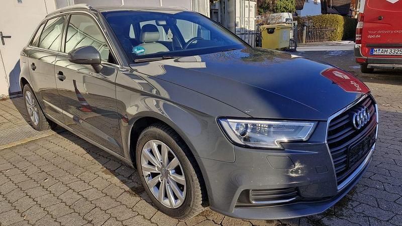 Gebraucht Audi A3 Design 116 PS (85 kW) 2019 Grau Limousine