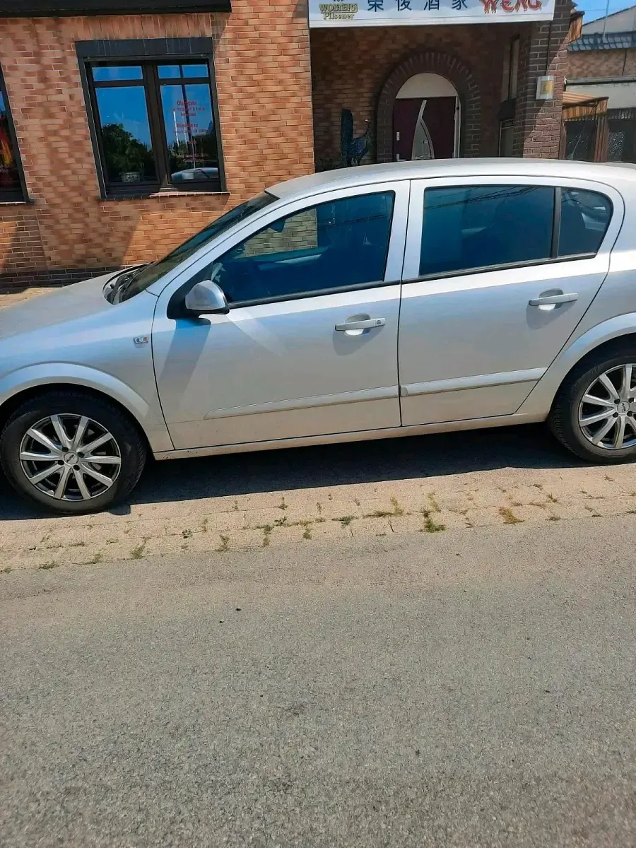 Gebraucht Opel Astra 105 PS (77 kW) 2005 Silber Kleinwagen