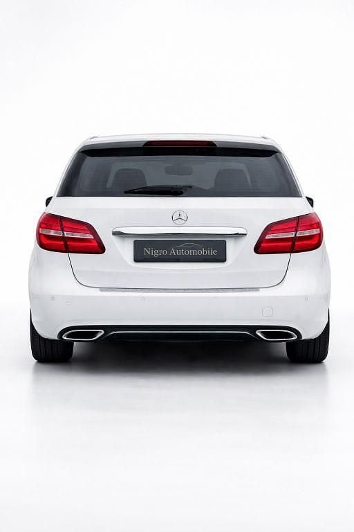 Gebraucht Mercedes B180 Urban 122 PS (89 kW) 2015 Weiß Van / Kleinbus