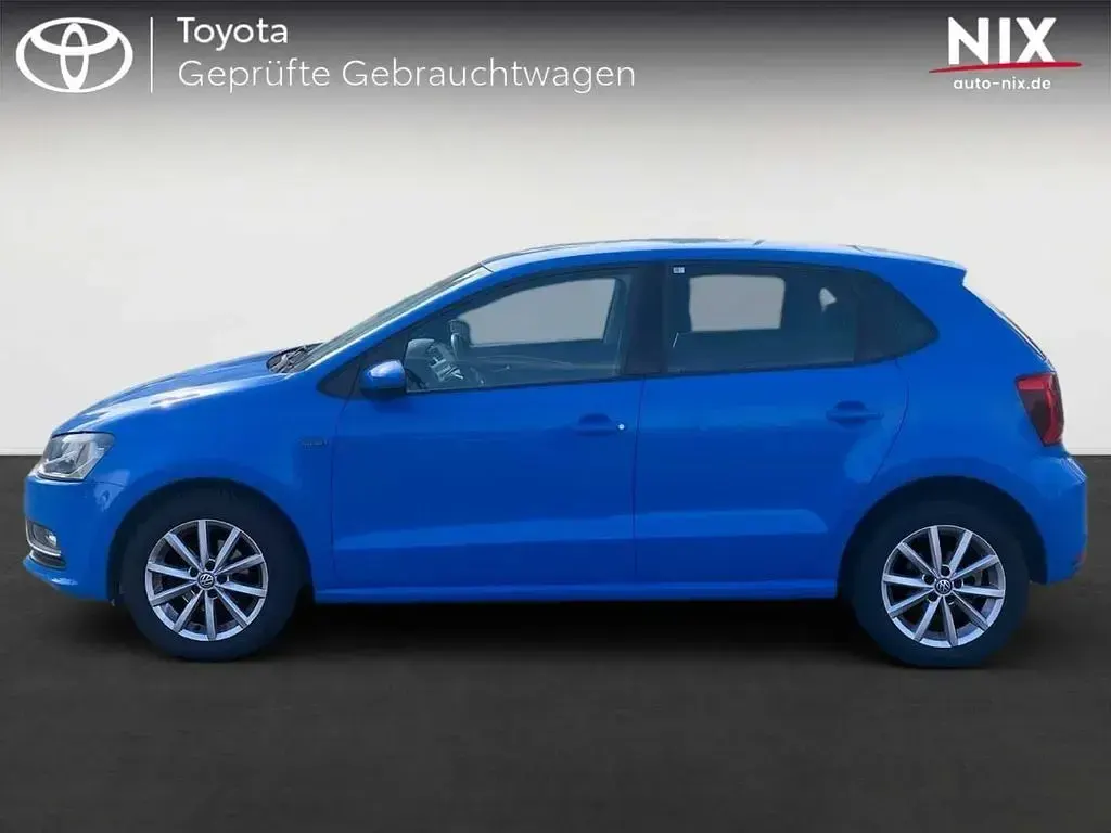 Gebraucht VW Polo Comfortline 90 PS (66 kW) 2015 Blau Limousine