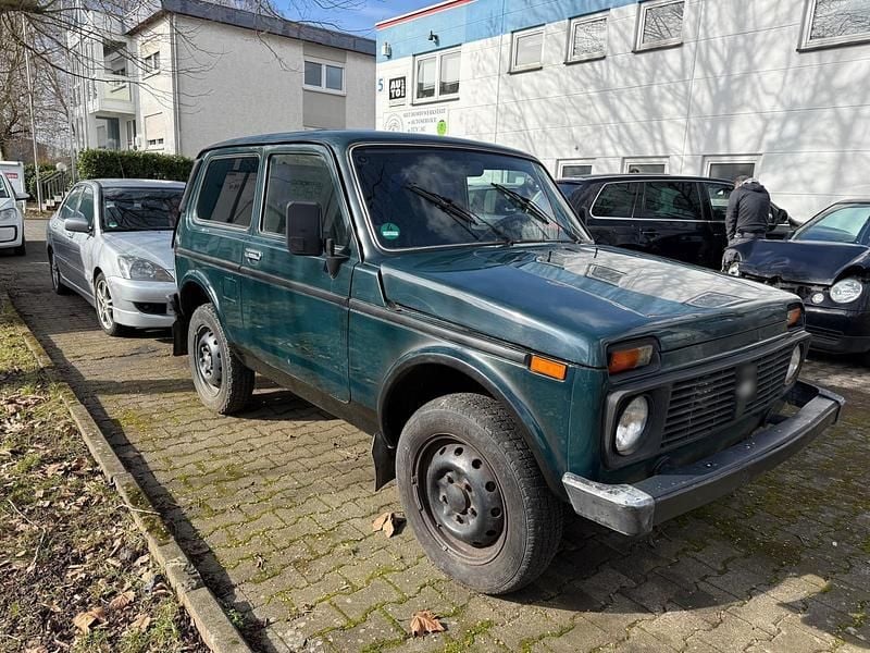 Gebraucht Lada niva 80 PS (58 kW) 2009 Grün SUV