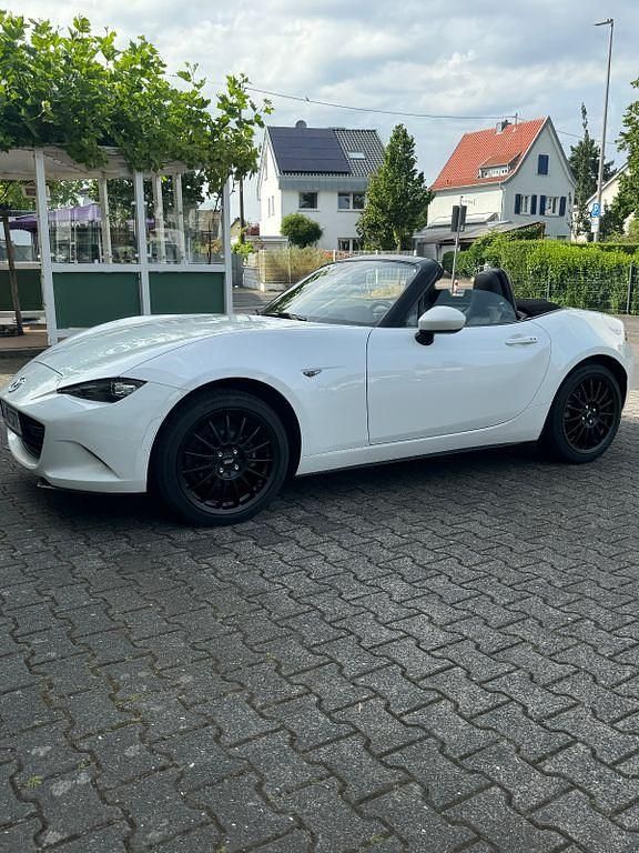 Weiß Gebraucht 2022 Mazda MX5 Selection Cabrio | 23.000 € (Guter Preis) - Bild 1/4