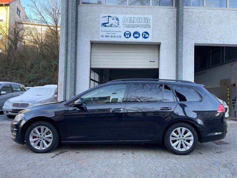 Schwarz Gebraucht 2018 VW Golf VII Comfortline Kombi | 8.600 € (Superpreis) - Bild 1/4