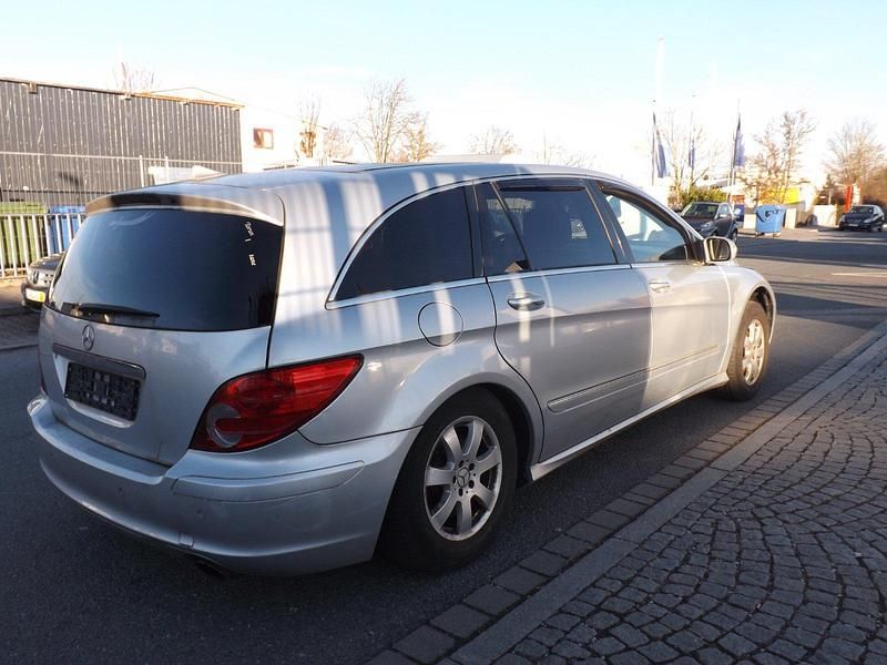 Gebraucht Mercedes R320 224 PS (164 kW) 2006 Silber Van / Kleinbus