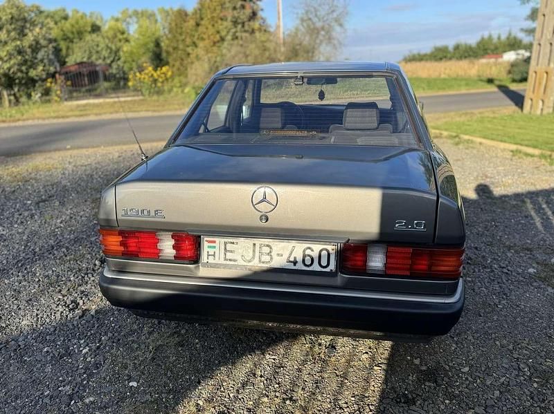 Gebraucht Mercedes 190 122 PS (89 kW) 1991 Limousine
