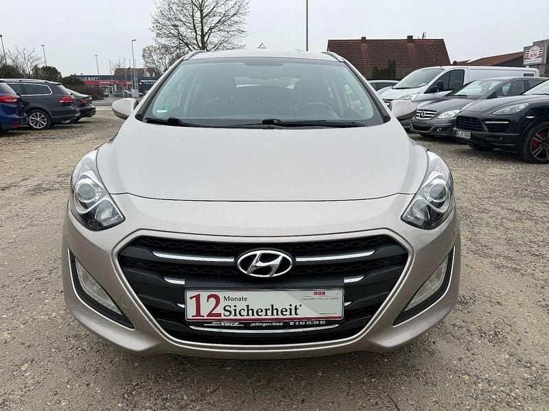 Gebraucht Hyundai i30 135 PS (99 kW) 2015 Weiß Kombi