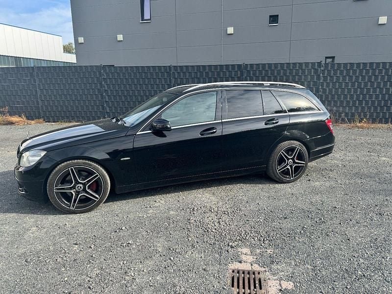 Schwarz Gebraucht 2009 Mercedes C350 Avantgarde Kombi | 6.000 € (Fairer Preis) - Bild 1/4