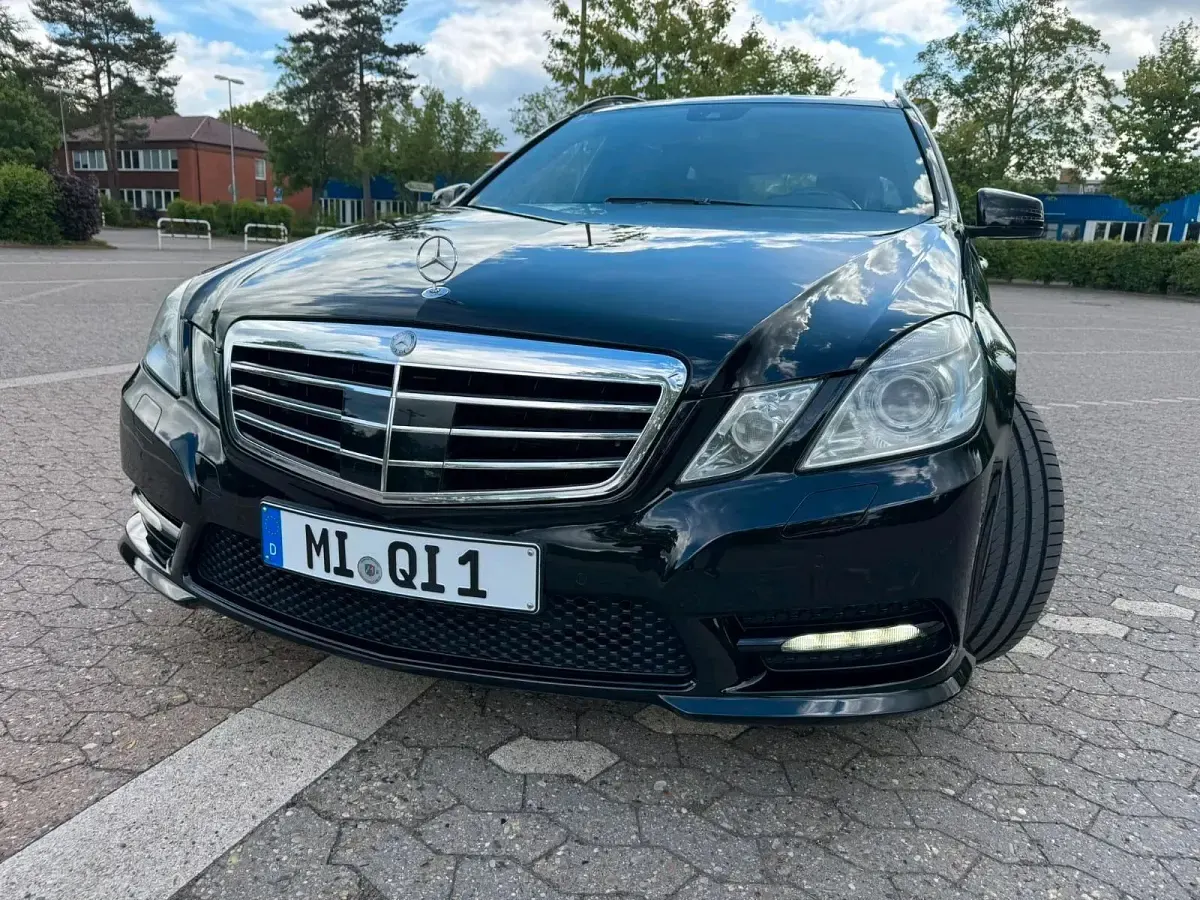 Gebraucht Mercedes E500 408 PS (300 kW) 2012 Schwarz Kombi