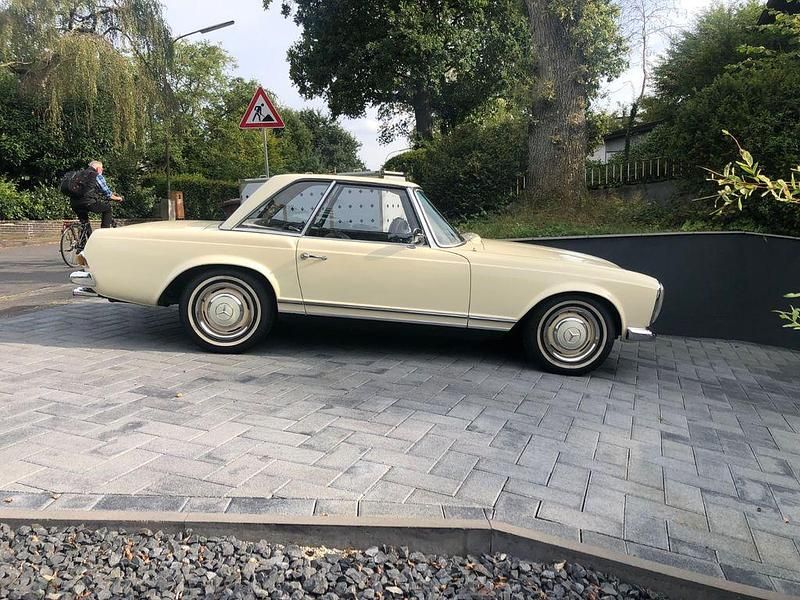 Gebraucht Mercedes 250 150 PS (110 kW) 1967 Beige Cabrio