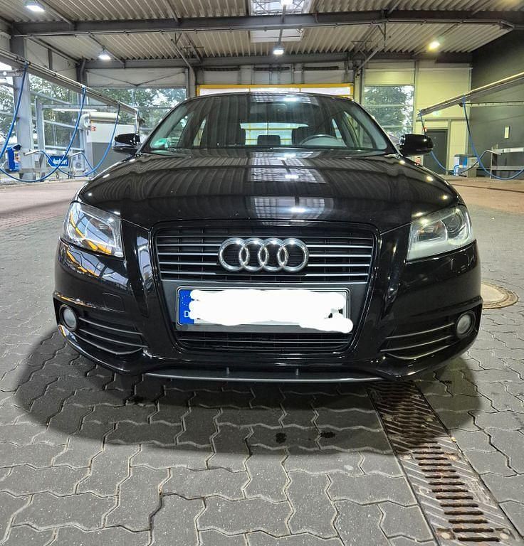 Schwarz Gebraucht 2012 Audi A3 Ambition Limousine | 6.600 € (Superpreis) - Bild 1/4