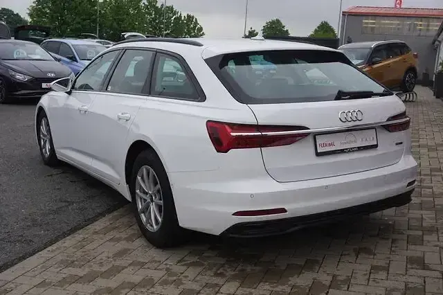 Gebraucht Audi A6 Comfort 265 PS (194 kW) 2023 Gletscherweiß Kombi