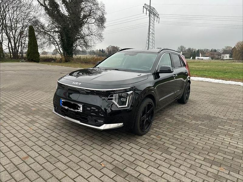Schwarz Gebraucht 2023 Kia e-Niro SUV | 27.990 € (Fairer Preis) - Bild 1/4