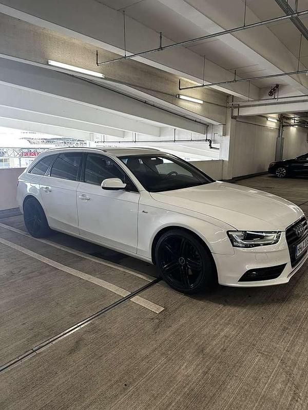 Gebraucht 2012 Audi A4 S-Line Limousine | 8.700 € (Fairer Preis) - Bild 1/4