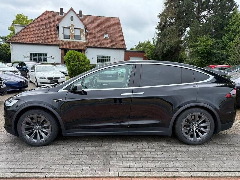Schwarz Gebraucht 2018 Tesla Model X SUV | 26.800 € (Fairer Preis) - Bild 1/4