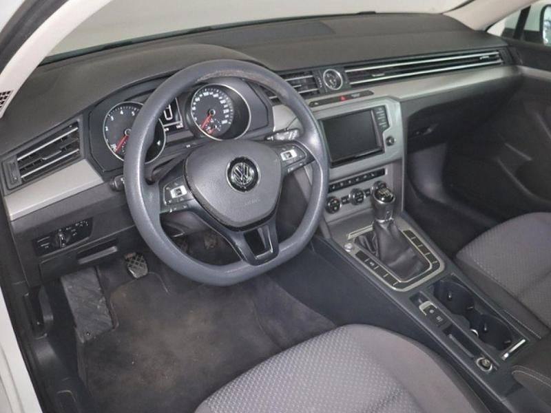 Gebraucht VW Passat 125 PS (91 kW) 2015 Weiß Kombi