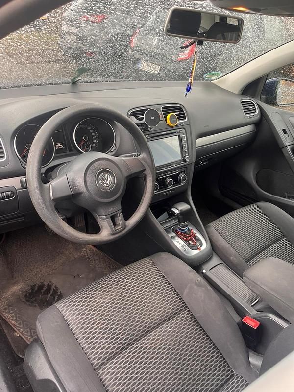 Gebraucht VW Golf VI 105 PS (77 kW) 2010 Blau Kleinwagen