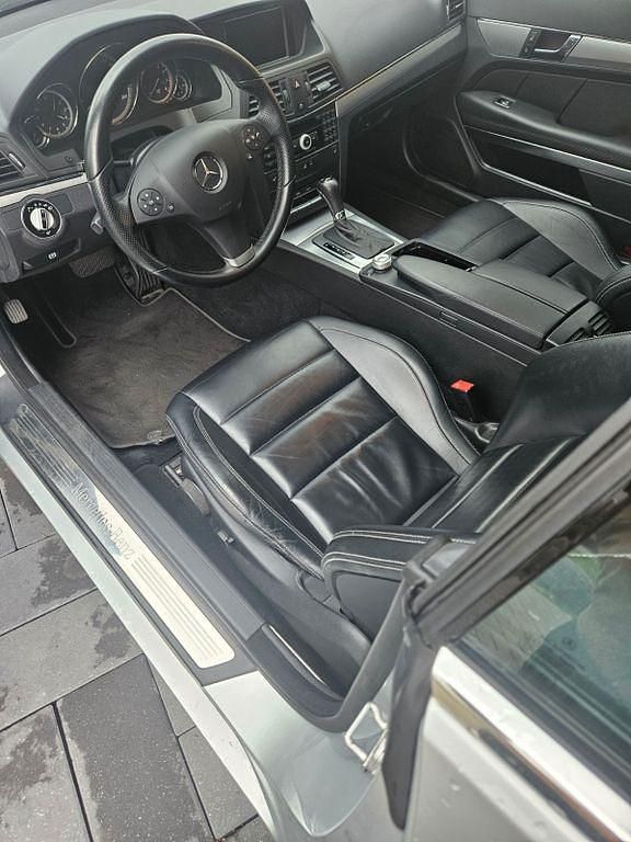 Gebraucht Mercedes E250 204 PS (150 kW) 2010 Silber Coupé
