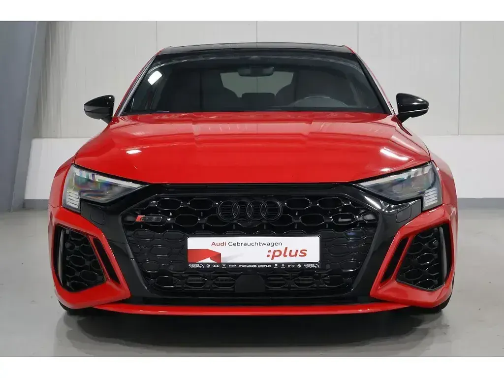 Gebraucht Audi RS3 Ambiente 294 PS (216 kW) 2022 Rot Limousine