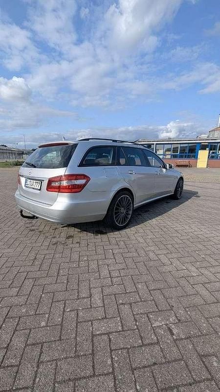 Gebraucht Mercedes E200 Elegance 136 PS (100 kW) 2011 Kombi