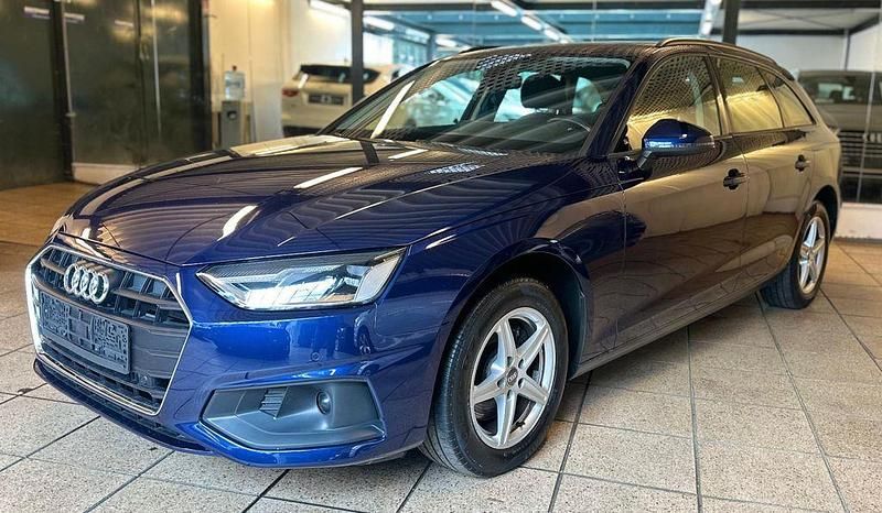 Blau Gebraucht 2020 Audi A4 Basis Kombi | 18.450 € (Superpreis) - Bild 1/4