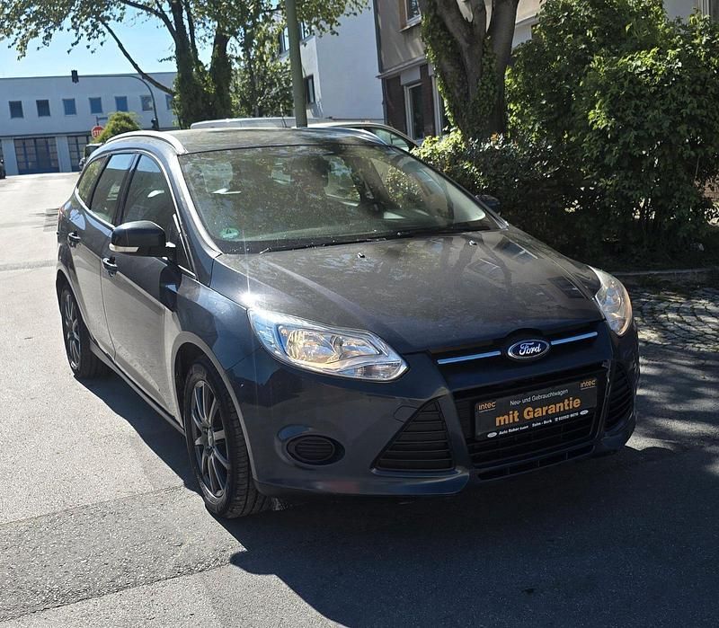 Gebraucht Ford Focus Trend 105 PS (77 kW) 2013 Midnight skygrau metallic Kombi