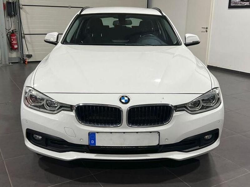 Gebraucht BMW 318 Advantage 150 PS (110 kW) 2019 Weiß Kombi