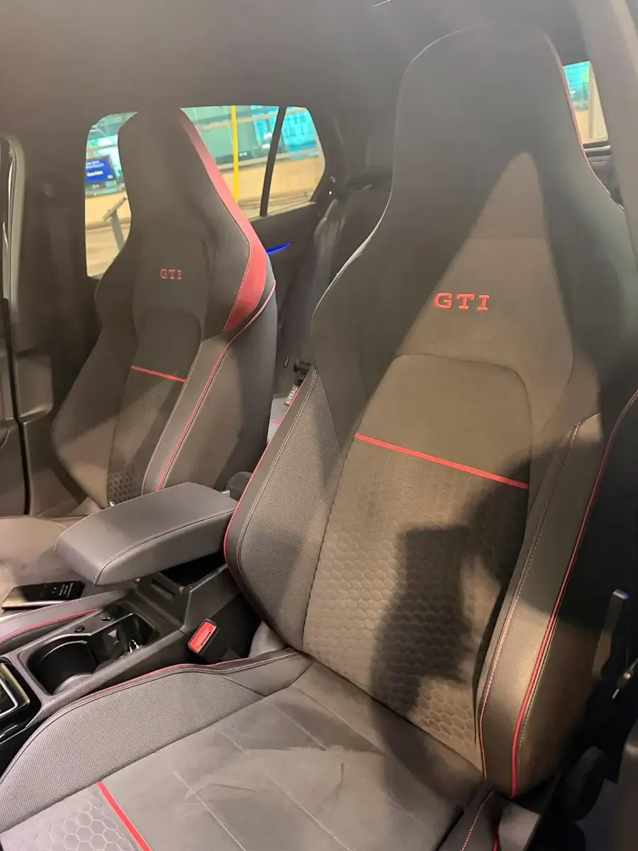 Gebraucht VW Golf 300 PS (220 kW) 2023 Schwarz Coupé