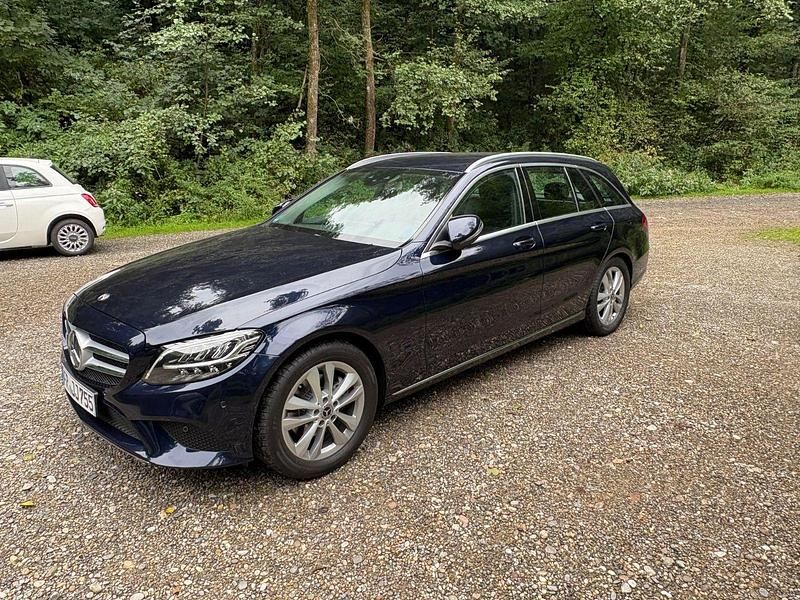 Blau Gebraucht 2019 Mercedes C220 Kombi | 21.000 € (Superpreis) - Bild 1/4