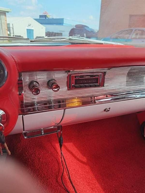 Weiß Gebraucht 1960 Cadillac Deville Limousine | 49.999 € - Bild 1/4