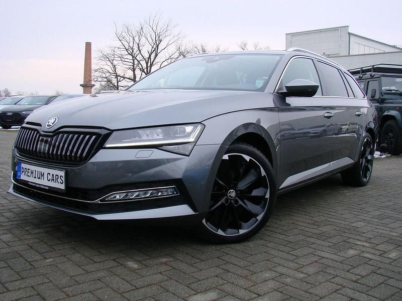 Gebraucht Skoda Superb Style 150 PS (110 kW) 2024 Grau metallic Kombi