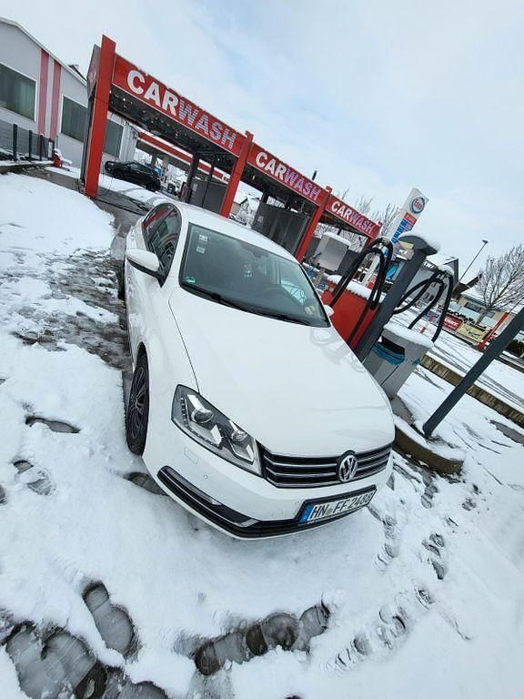 Gebraucht VW Passat Trendline 140 PS (102 kW) 2012 Weiß Limousine