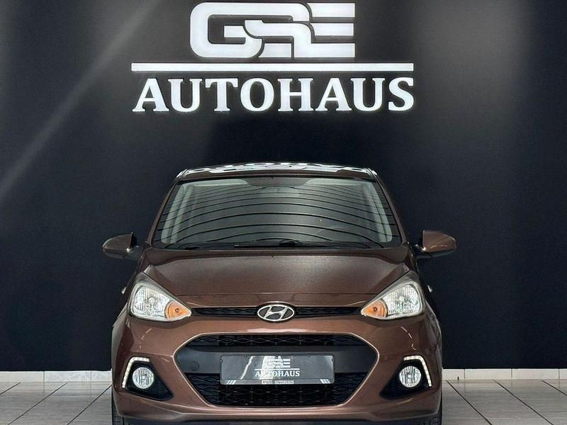 Gebraucht Hyundai i10 Edition 67 PS (49 kW) 2014 Braun Kleinwagen