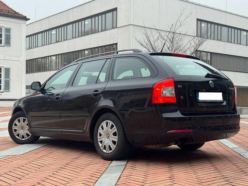 Gebraucht Skoda Octavia Elegance 160 PS (117 kW) 2009 Schwarz Kombi